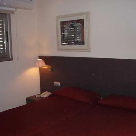 Bardon Aparthotel